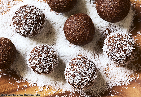 Deutsch Blog Weihnachten 2023 Geschenketipps selbstgemachte Pralinen Energy Balls
